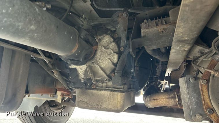 image for item ET8518 2017 Hino 268 box truck