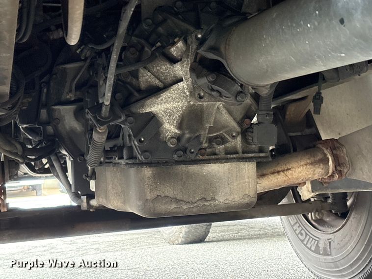 image for item ET8518 2017 Hino 268 box truck