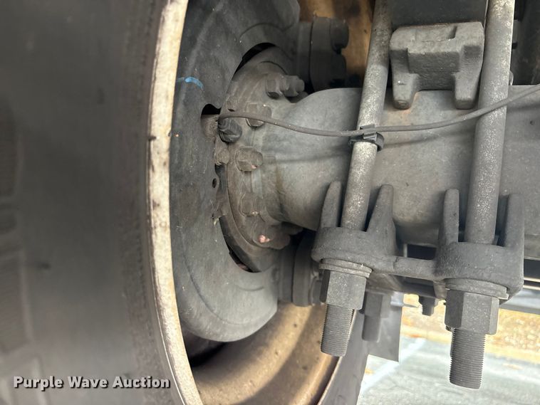 image for item ET8518 2017 Hino 268 box truck