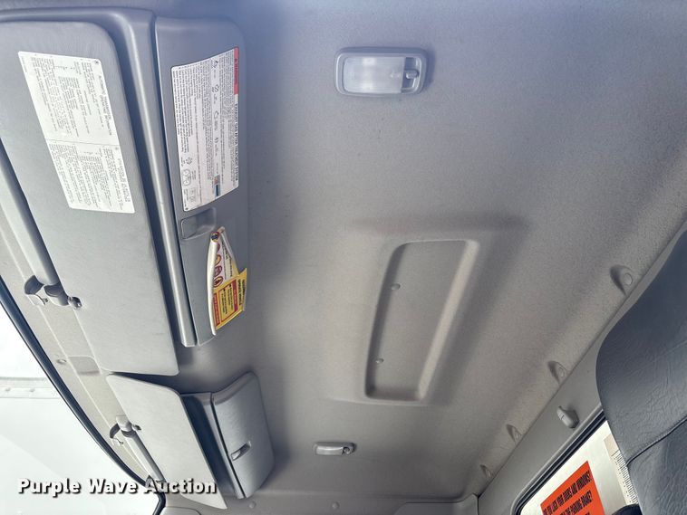 image for item ET8518 2017 Hino 268 box truck