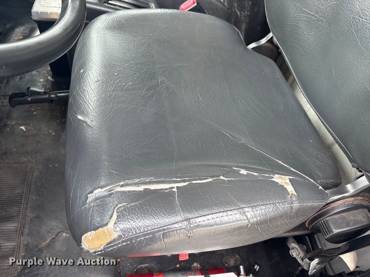 image for item ET8518 2017 Hino 268 box truck