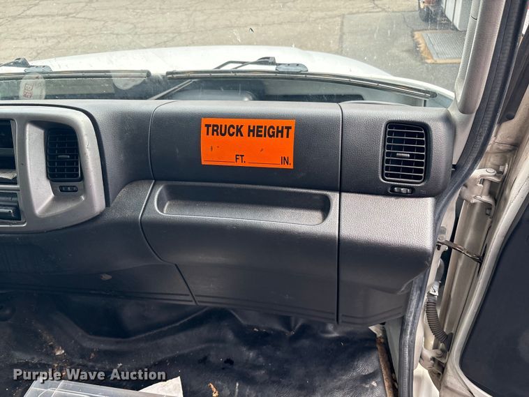 image for item ET8518 2017 Hino 268 box truck