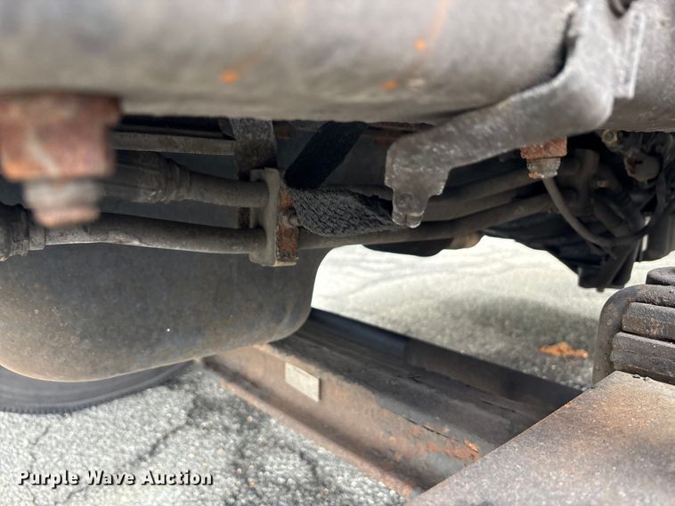 image for item ET8518 2017 Hino 268 box truck