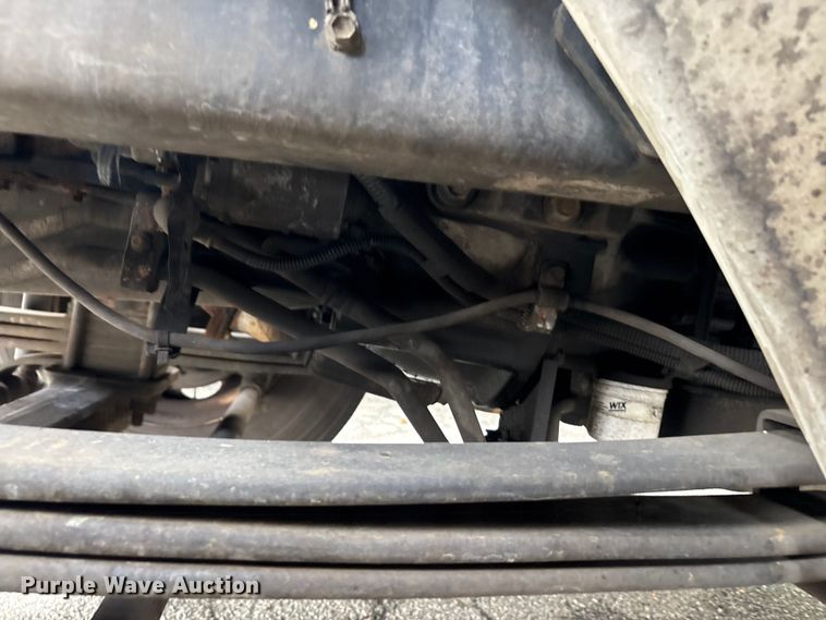 image for item ET8518 2017 Hino 268 box truck