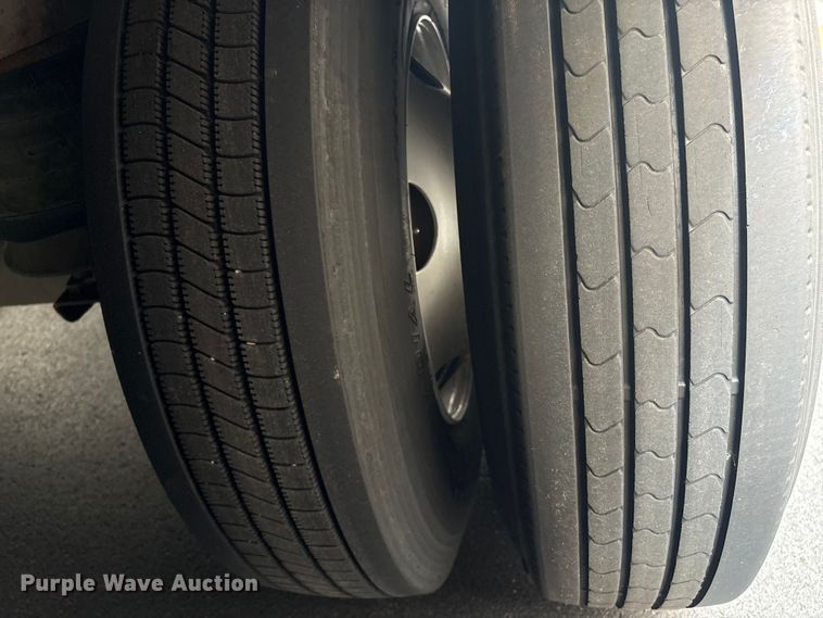 image for item ET8563 2013 Great Dane SSL-1314-02048 dry van trailer