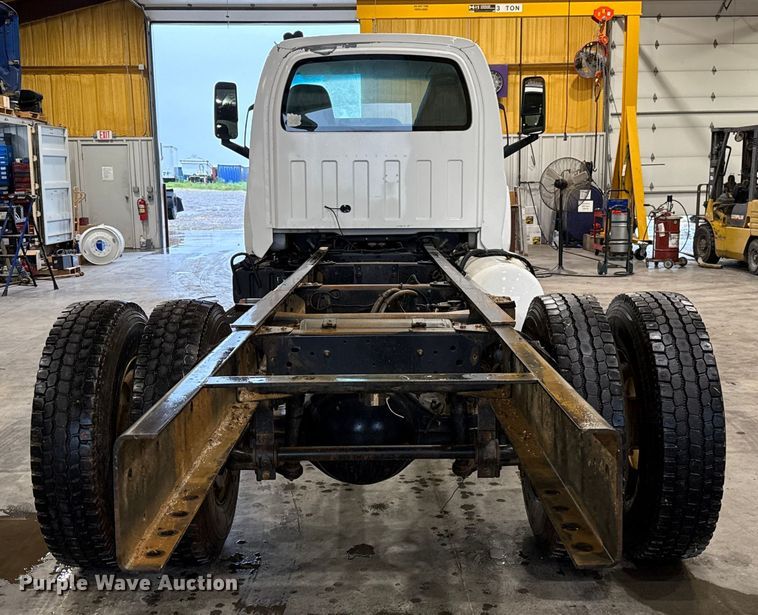 image for item EU2165 2009 Chevrolet C8500 truck cab and chassis