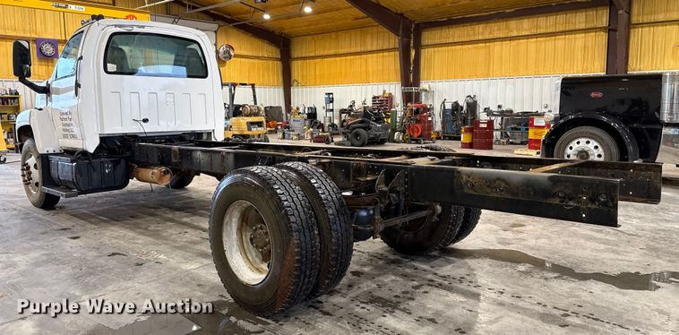 image for item EU2165 2009 Chevrolet C8500 truck cab and chassis