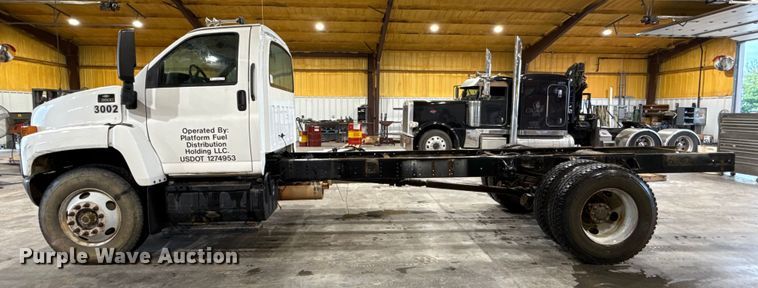 image for item EU2165 2009 Chevrolet C8500 truck cab and chassis