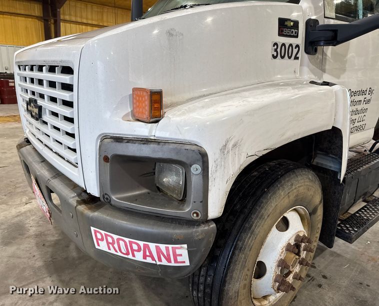 image for item EU2165 2009 Chevrolet C8500 truck cab and chassis