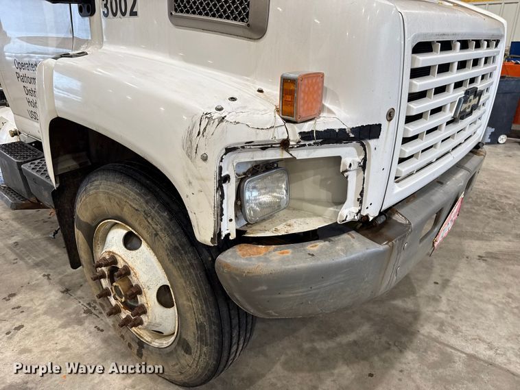 image for item EU2165 2009 Chevrolet C8500 truck cab and chassis