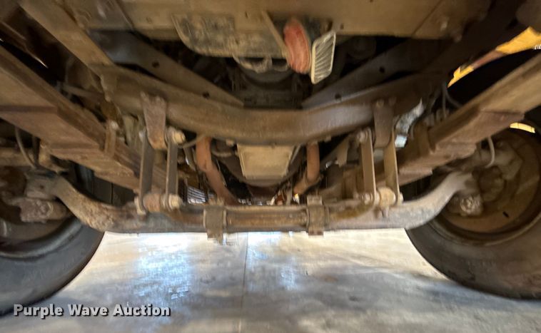 image for item EU2165 2009 Chevrolet C8500 truck cab and chassis