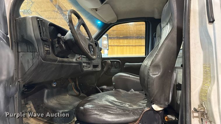 image for item EU2165 2009 Chevrolet C8500 truck cab and chassis