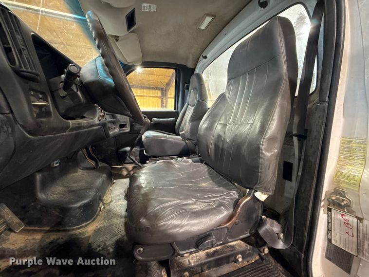 image for item EU2165 2009 Chevrolet C8500 truck cab and chassis