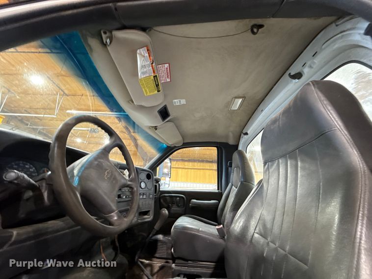 image for item EU2165 2009 Chevrolet C8500 truck cab and chassis