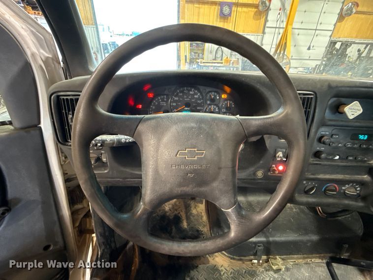 image for item EU2165 2009 Chevrolet C8500 truck cab and chassis