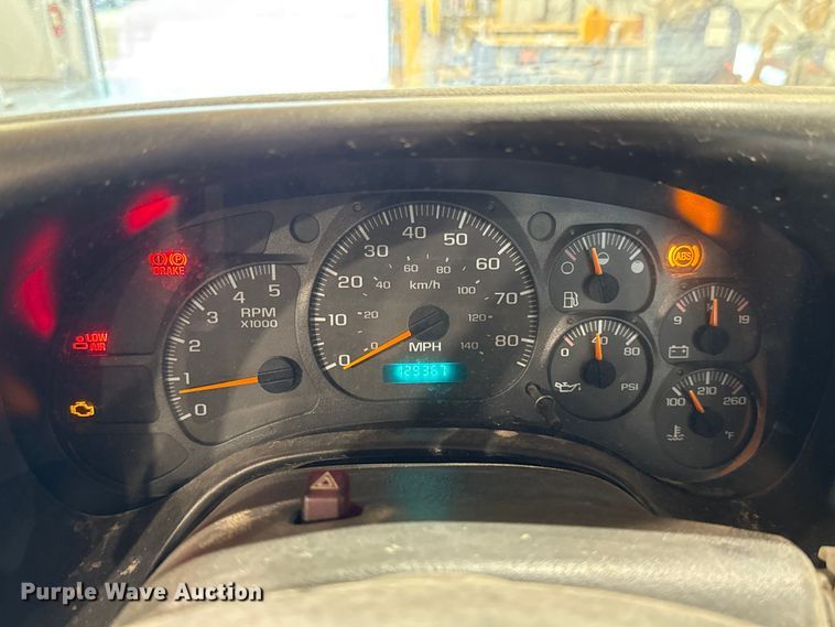 image for item EU2165 2009 Chevrolet C8500 truck cab and chassis