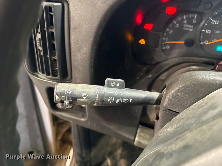 image for item EU2165 2009 Chevrolet C8500 truck cab and chassis