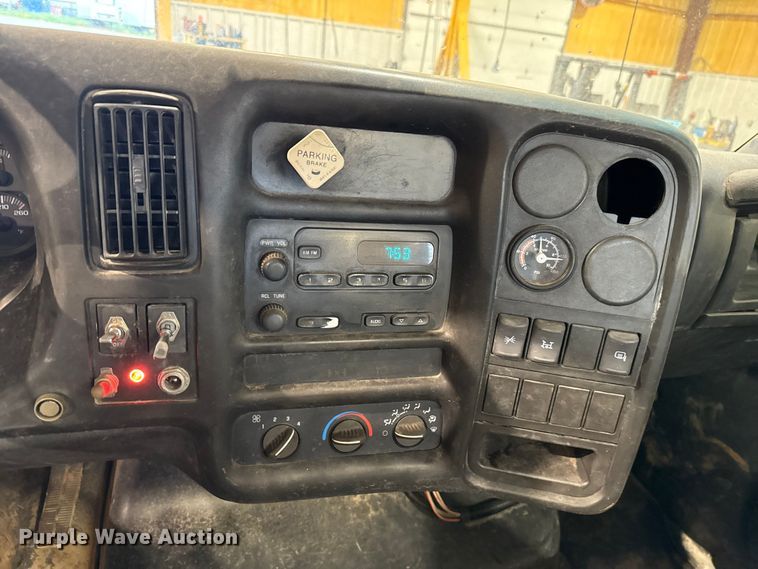 image for item EU2165 2009 Chevrolet C8500 truck cab and chassis