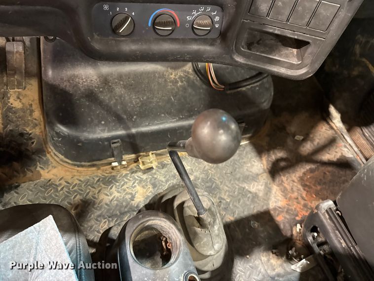 image for item EU2165 2009 Chevrolet C8500 truck cab and chassis