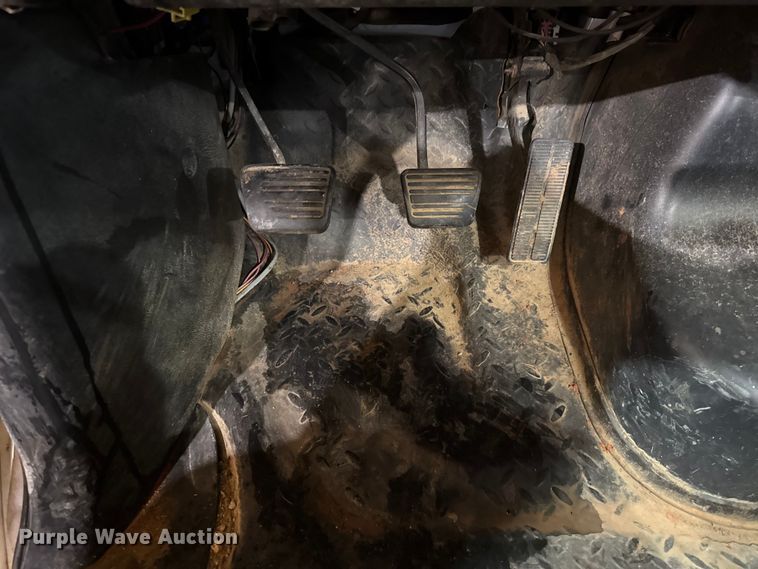 image for item EU2165 2009 Chevrolet C8500 truck cab and chassis