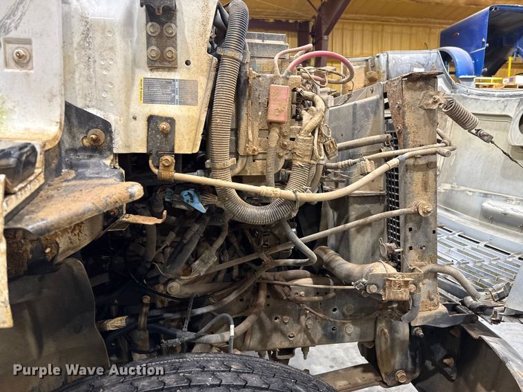 image for item EU2165 2009 Chevrolet C8500 truck cab and chassis