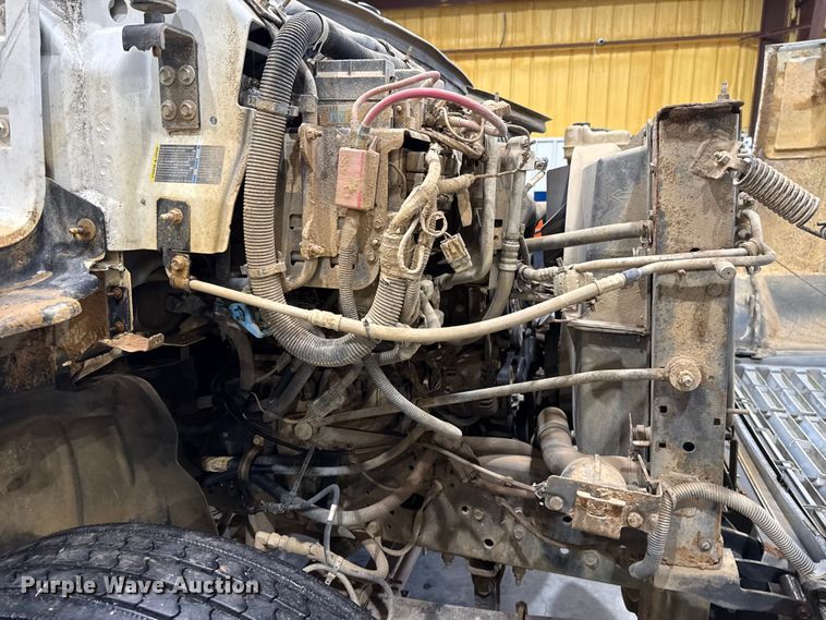 image for item EU2165 2009 Chevrolet C8500 truck cab and chassis