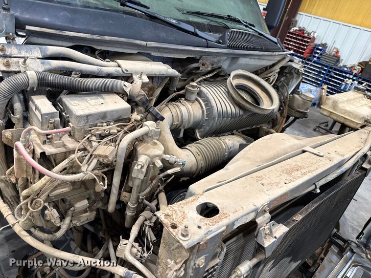 image for item EU2165 2009 Chevrolet C8500 truck cab and chassis