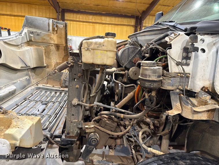 image for item EU2165 2009 Chevrolet C8500 truck cab and chassis