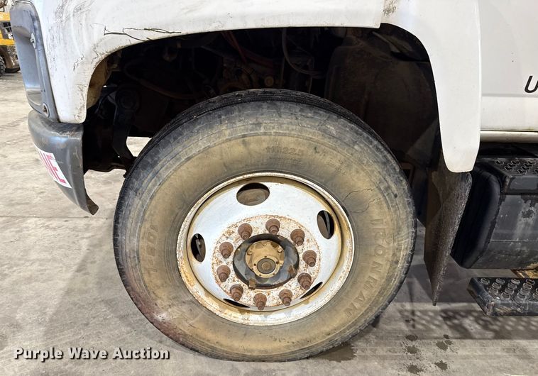 image for item EU2165 2009 Chevrolet C8500 truck cab and chassis