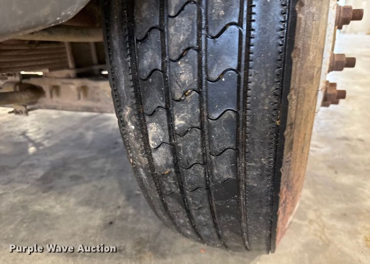 image for item EU2165 2009 Chevrolet C8500 truck cab and chassis