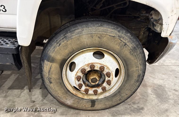 image for item EU2165 2009 Chevrolet C8500 truck cab and chassis