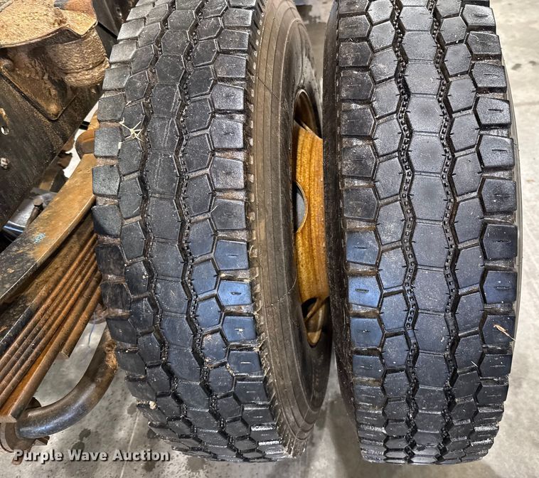 image for item EU2165 2009 Chevrolet C8500 truck cab and chassis