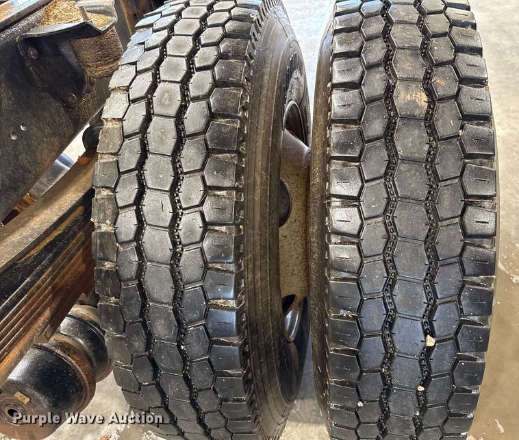 image for item EU2165 2009 Chevrolet C8500 truck cab and chassis