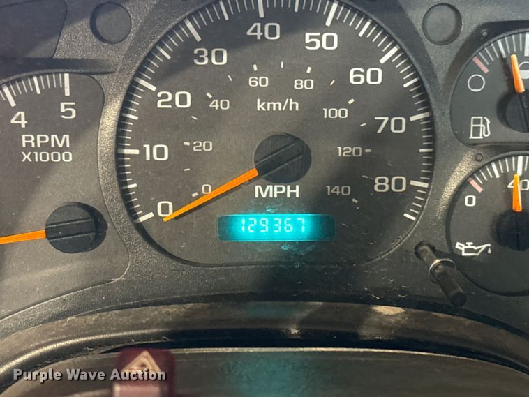 image for item EU2165 2009 Chevrolet C8500 truck cab and chassis