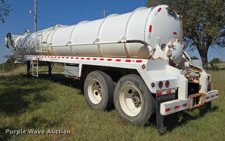 image for item EU3835 2011 Dragon Products, LTD 130BBL vacuum trailer