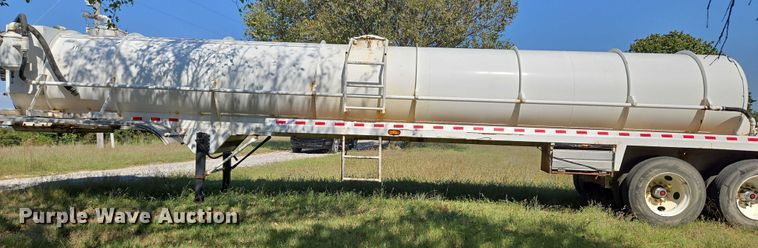 image for item EU3835 2011 Dragon Products, LTD 130BBL vacuum trailer