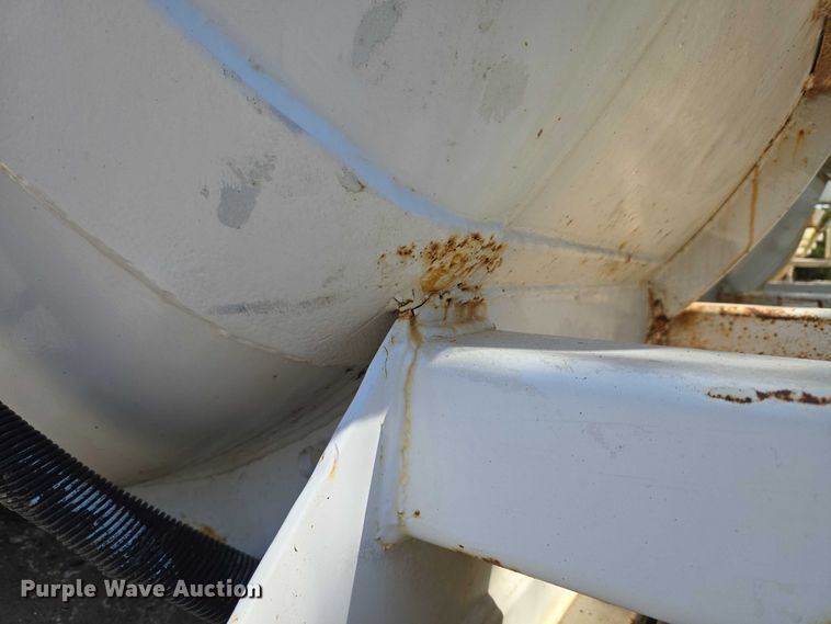 image for item EU3835 2011 Dragon Products, LTD 130BBL vacuum trailer