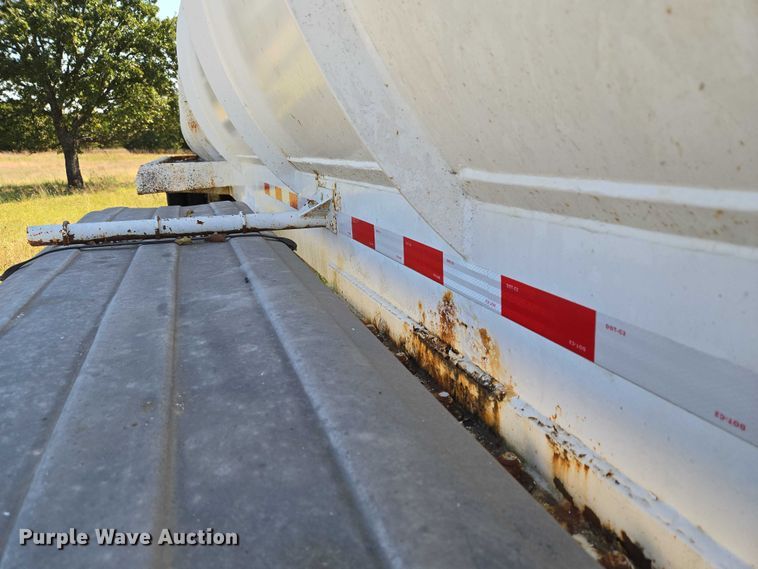 image for item EU3835 2011 Dragon Products, LTD 130BBL vacuum trailer