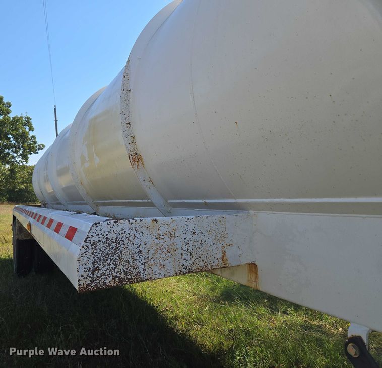 image for item EU3835 2011 Dragon Products, LTD 130BBL vacuum trailer