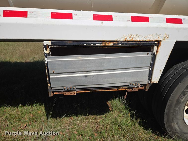 image for item EU3835 2011 Dragon Products, LTD 130BBL vacuum trailer