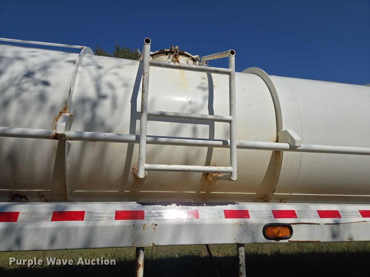 image for item EU3835 2011 Dragon Products, LTD 130BBL vacuum trailer