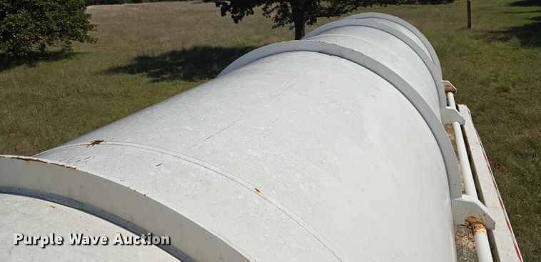 image for item EU3835 2011 Dragon Products, LTD 130BBL vacuum trailer