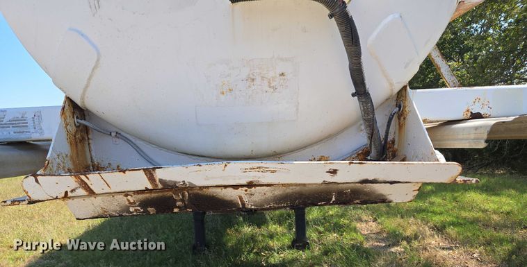 image for item EU3835 2011 Dragon Products, LTD 130BBL vacuum trailer