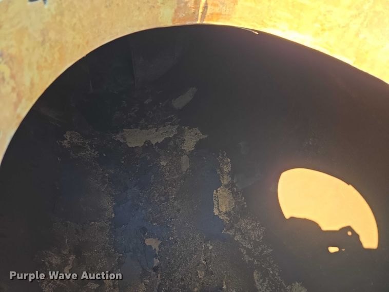 image for item EU3835 2011 Dragon Products, LTD 130BBL vacuum trailer