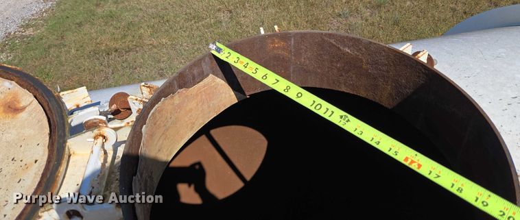 image for item EU3835 2011 Dragon Products, LTD 130BBL vacuum trailer