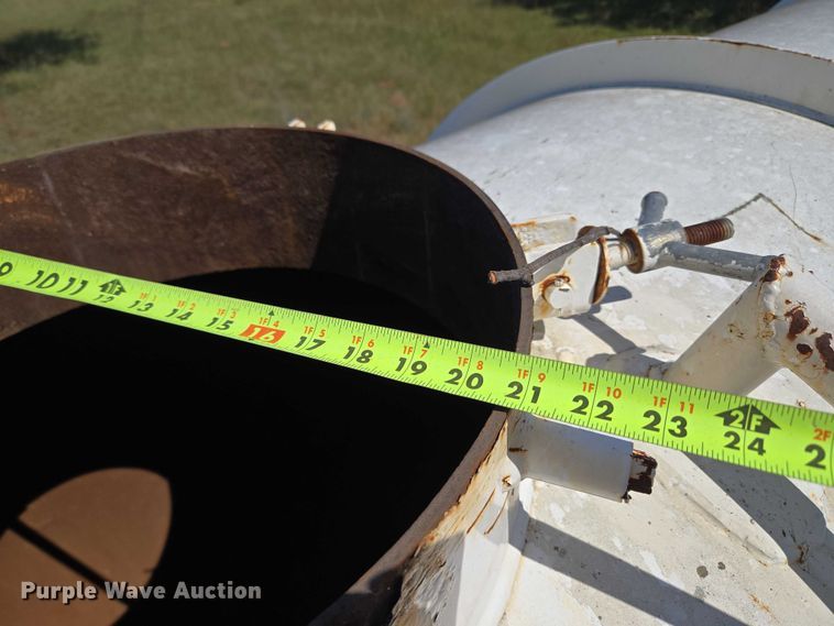 image for item EU3835 2011 Dragon Products, LTD 130BBL vacuum trailer