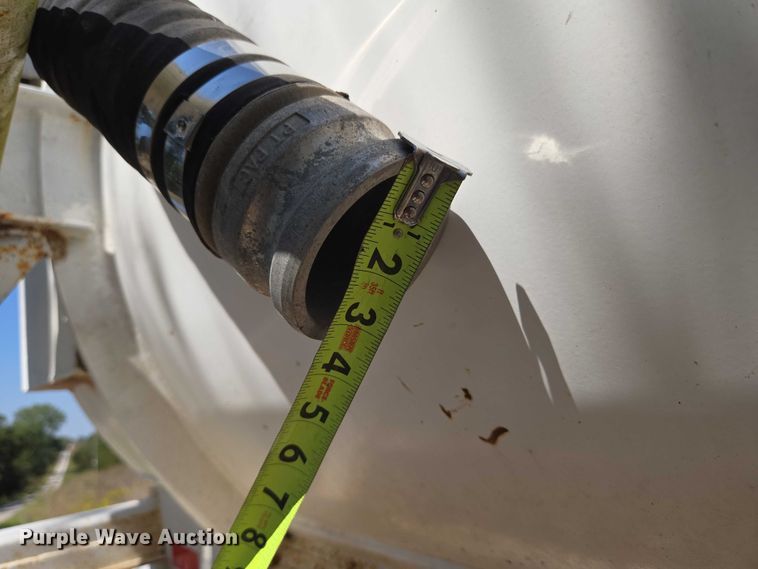 image for item EU3835 2011 Dragon Products, LTD 130BBL vacuum trailer