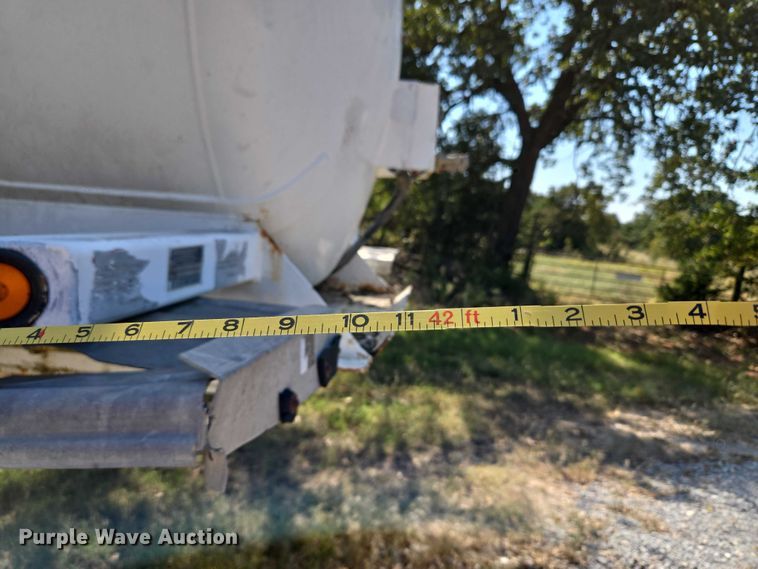 image for item EU3835 2011 Dragon Products, LTD 130BBL vacuum trailer