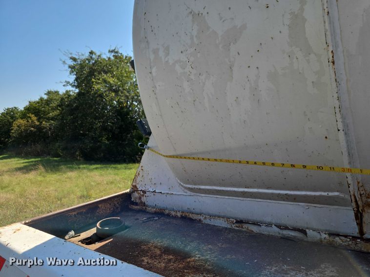 image for item EU3835 2011 Dragon Products, LTD 130BBL vacuum trailer