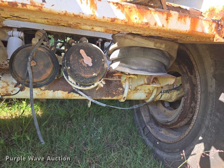 image for item EU3835 2011 Dragon Products, LTD 130BBL vacuum trailer